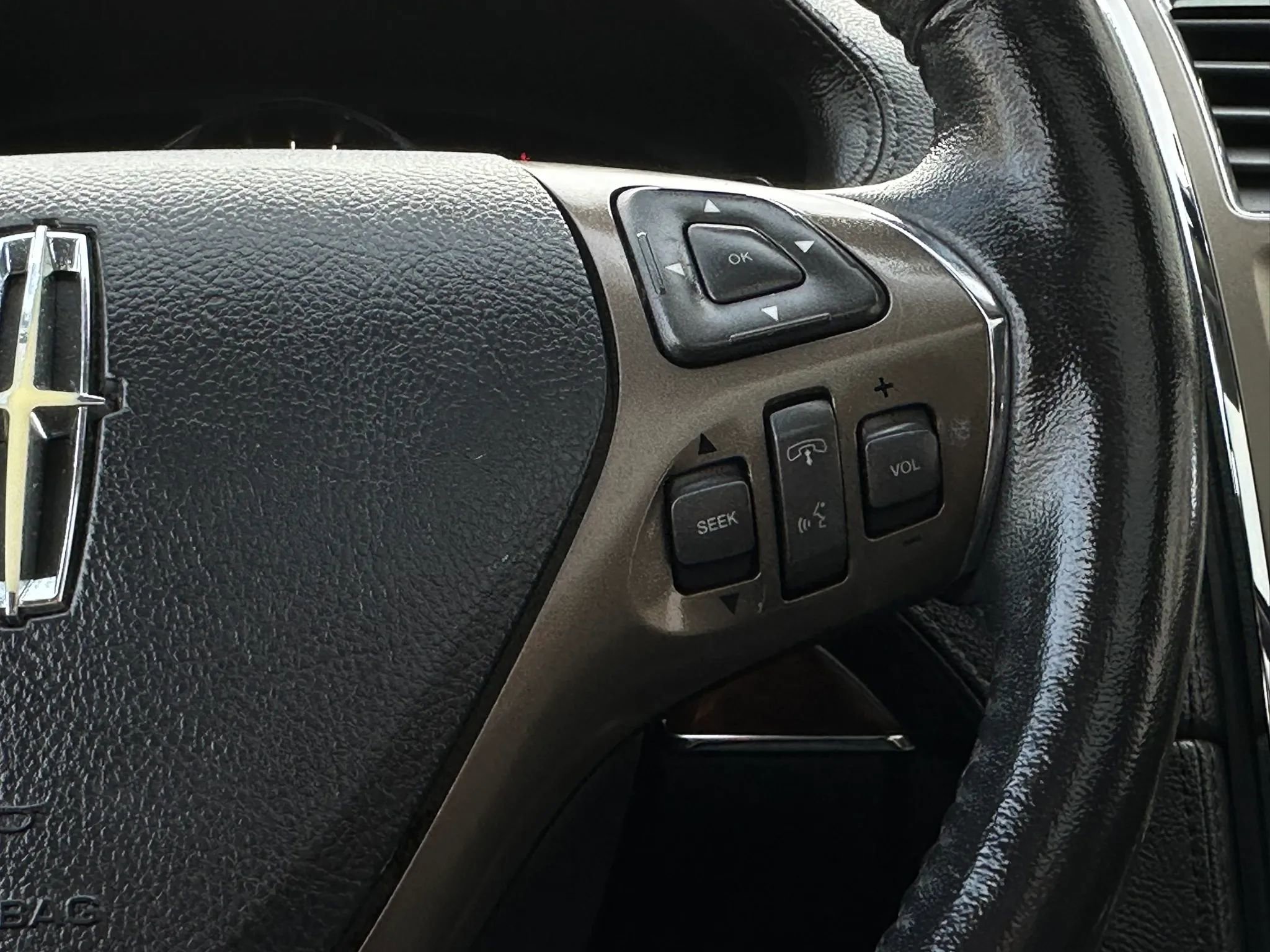 Used 2013 Lincoln MKX FWD image 31
