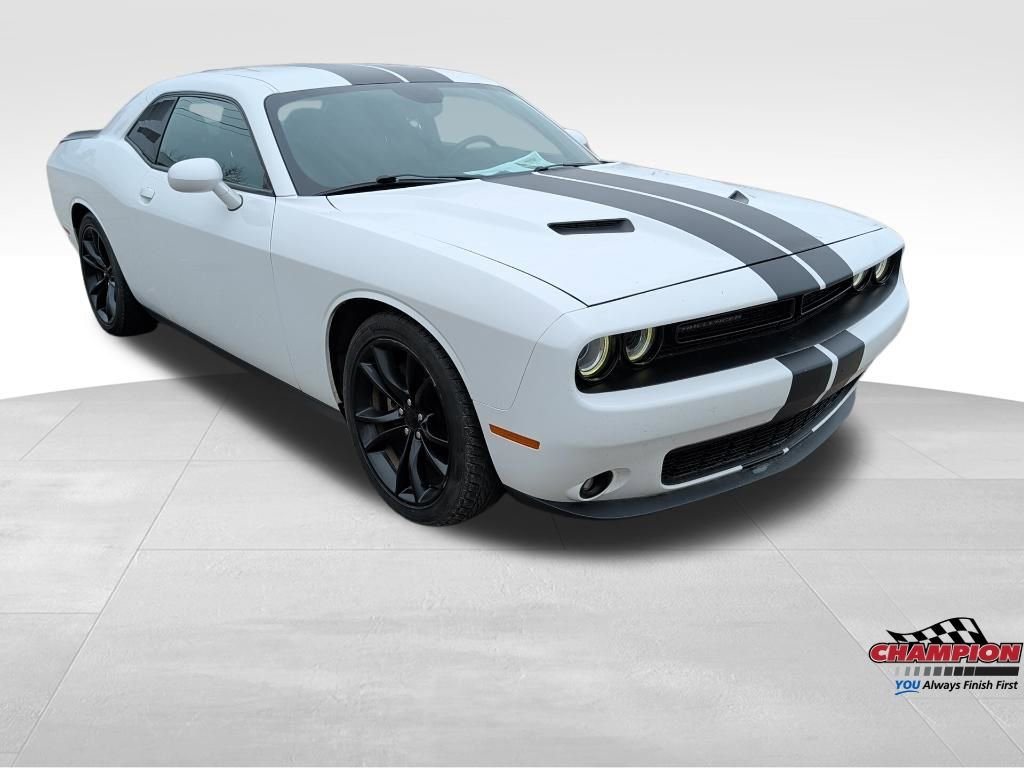 Used 2016 Dodge Challenger SXT w/ Blacktop Package image 8