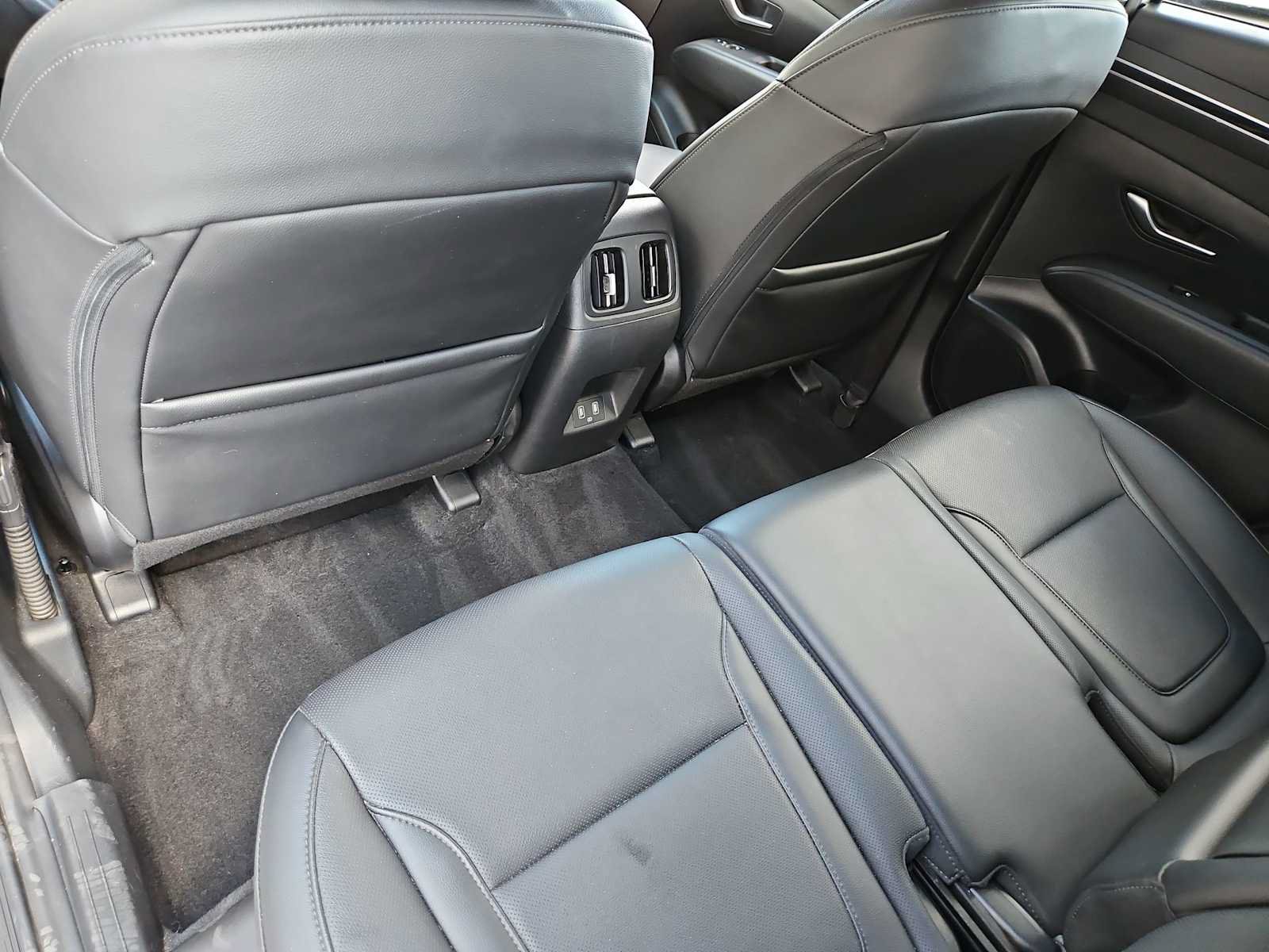 Certified 2024 Hyundai Tucson SEL w/ Convenience Package FWD image 18