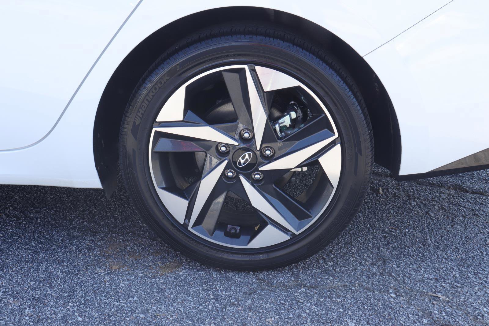 Used 2023 Hyundai Elantra Limited w/ Cargo Package image 37