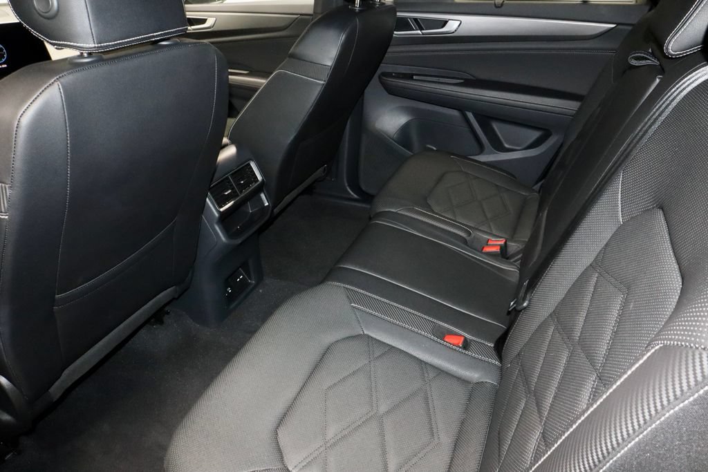 Used 2025 Volkswagen Atlas Cross Sport SE FWD image 22