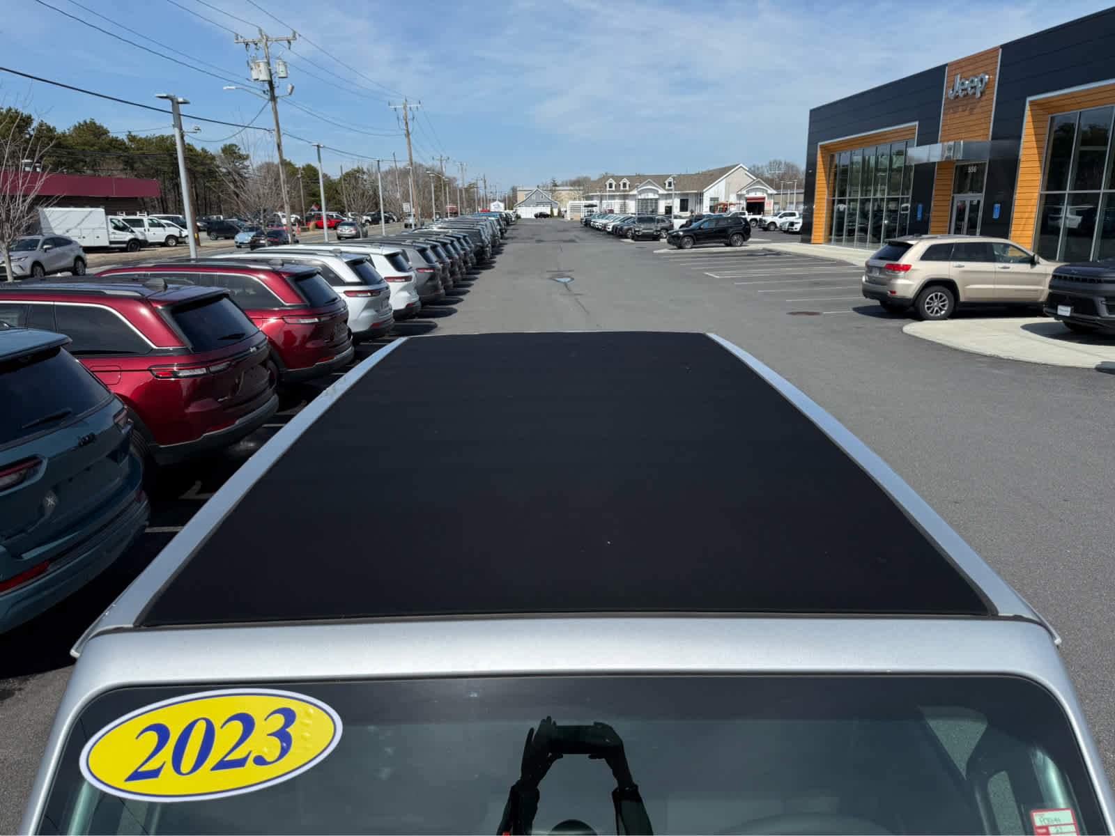 Used 2023 Jeep Wrangler Unlimited w/ Sun & Screen Package image 4