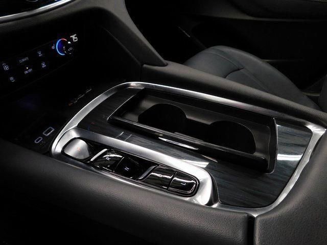 Used 2022 Buick Enclave Essence w/ Sport Touring Edition image 47