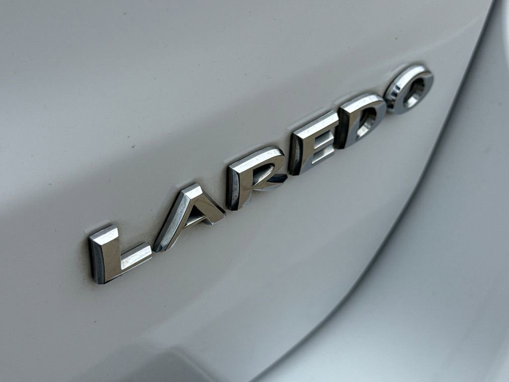 Used 2018 Jeep Grand Cherokee Laredo image 9