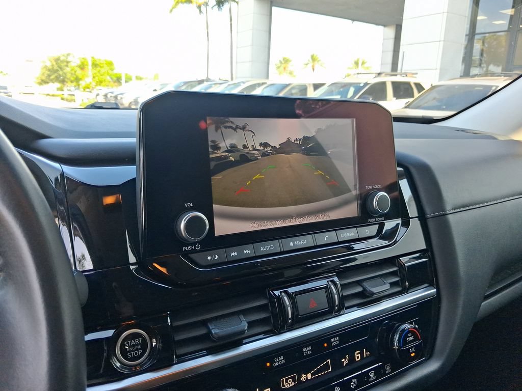 Certified 2024 Nissan Pathfinder SV FWD image 21