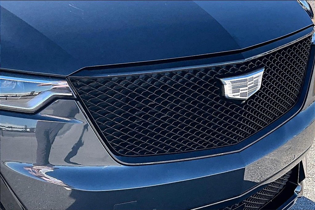 Certified 2023 Cadillac XT6 Sport w/ LPO, ONYX Package image 29
