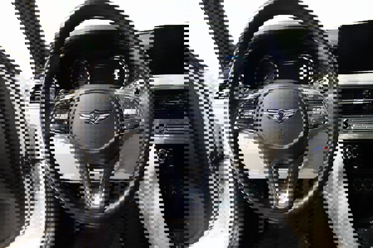 Used 2024 Genesis G70 2.5T image 38