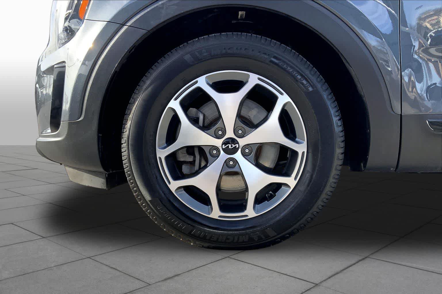 Used 2022 Kia Telluride EX w/ Towing Package AWD/4WD image 19