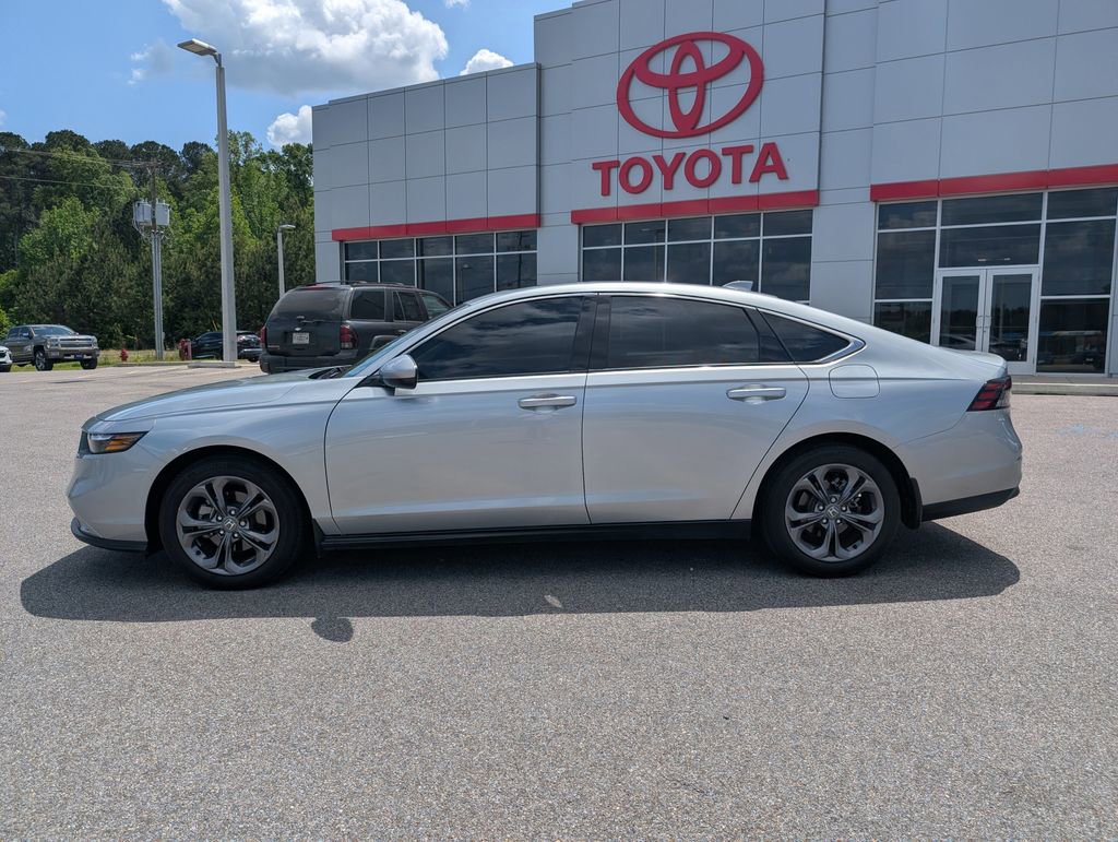 Used 2024 Honda Accord EX image 2