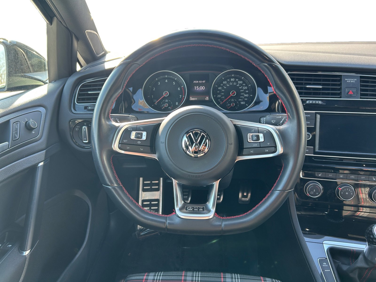Used 2019 Volkswagen GTI SE image 3