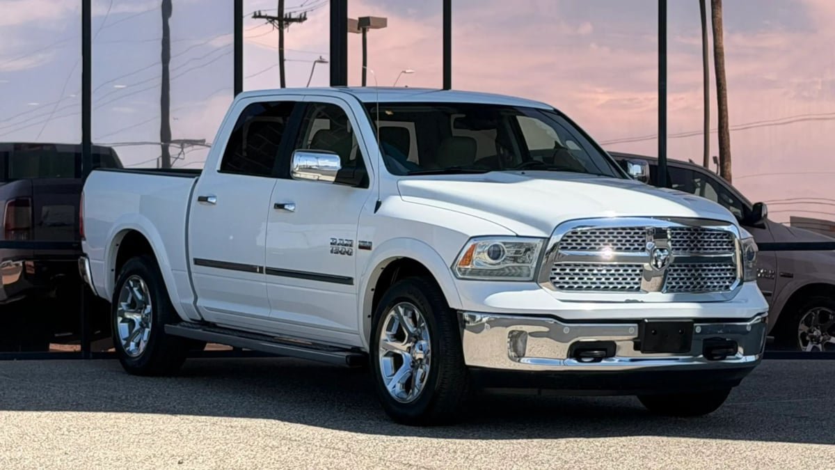Used 2016 RAM 1500 Laramie w/ Convenience Group AWD/4WD image 25