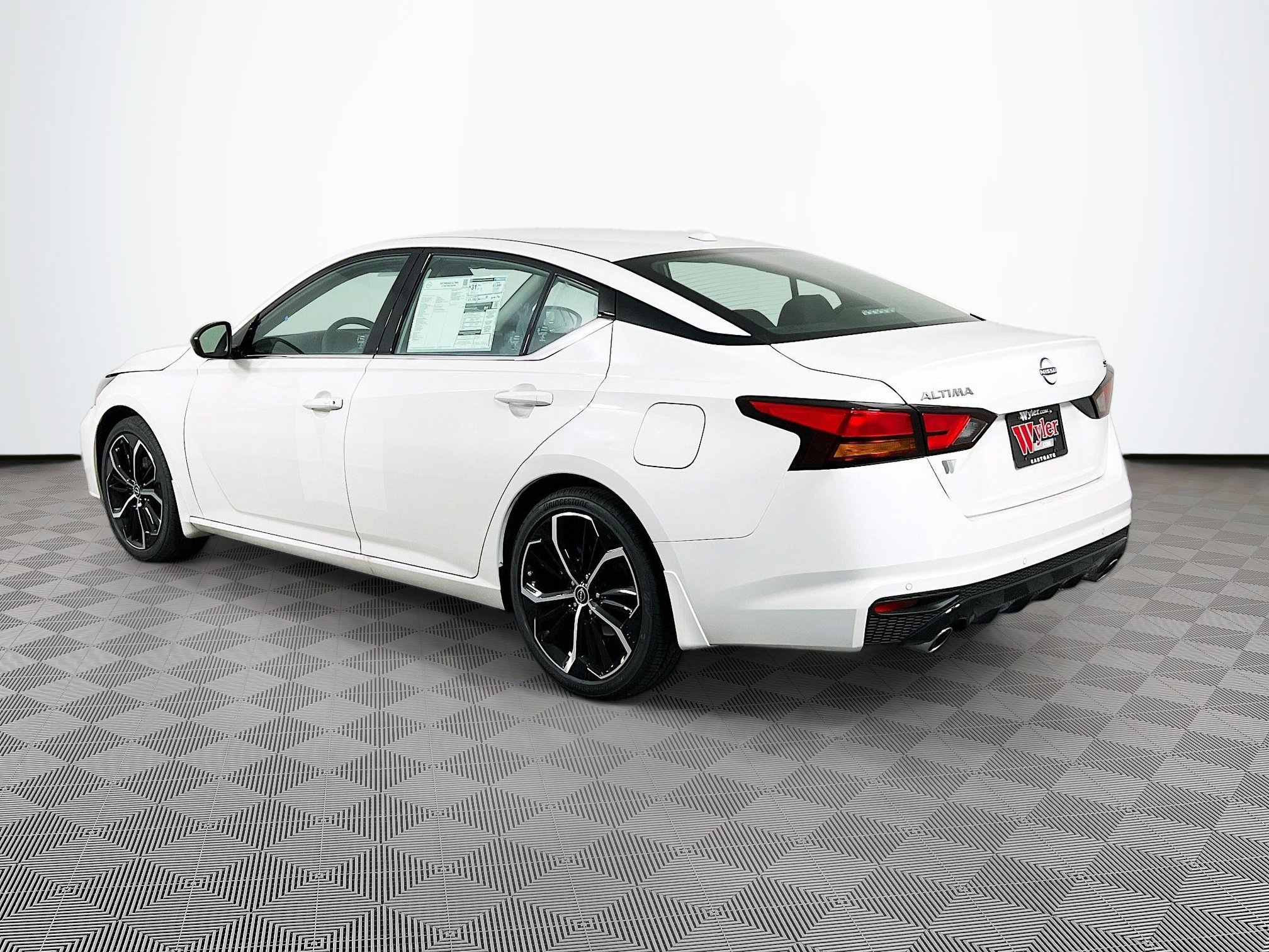 New 2025 Nissan Altima 2.5 SR image 28