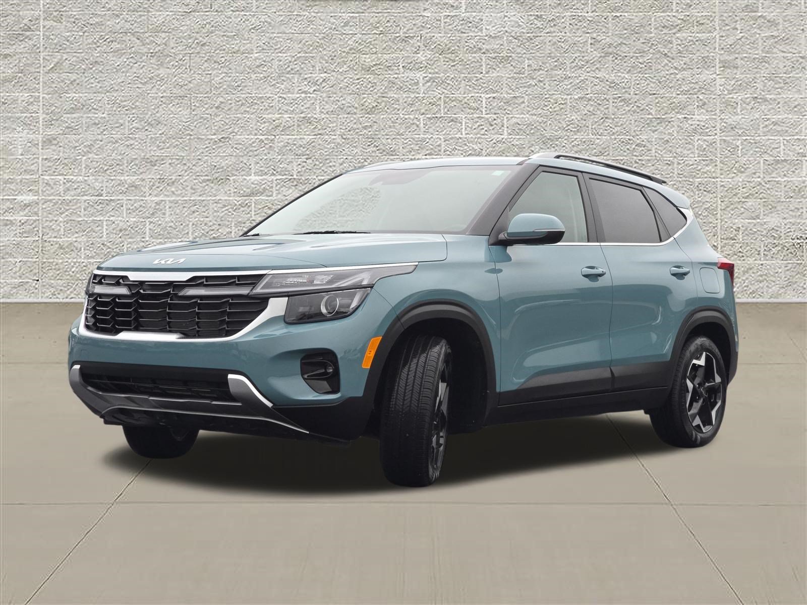 Used 2026 Kia Seltos EX FWD image 3