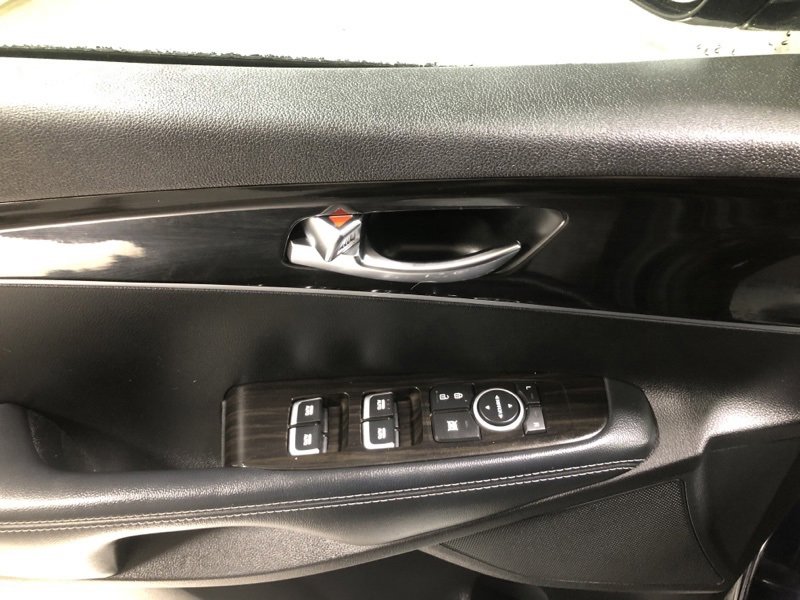 Used 2019 Kia Sorento LX w/ LX Convenience Package image 19