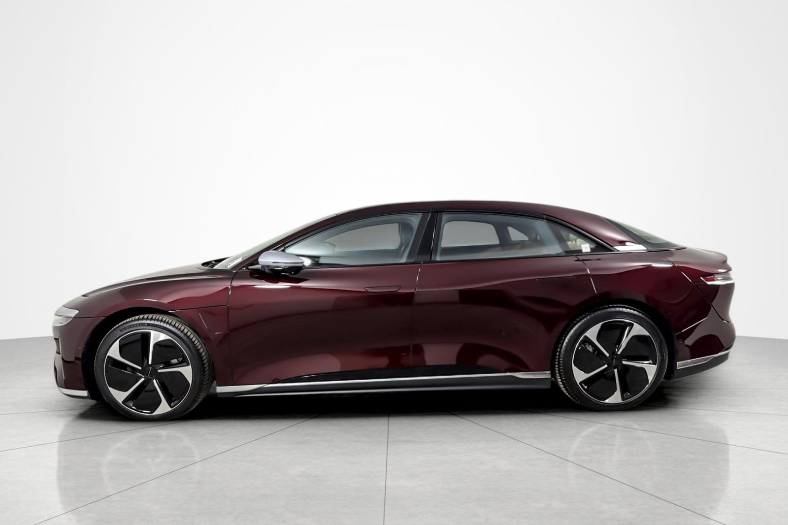 Used 2025 Lucid Air Grand Touring image 2