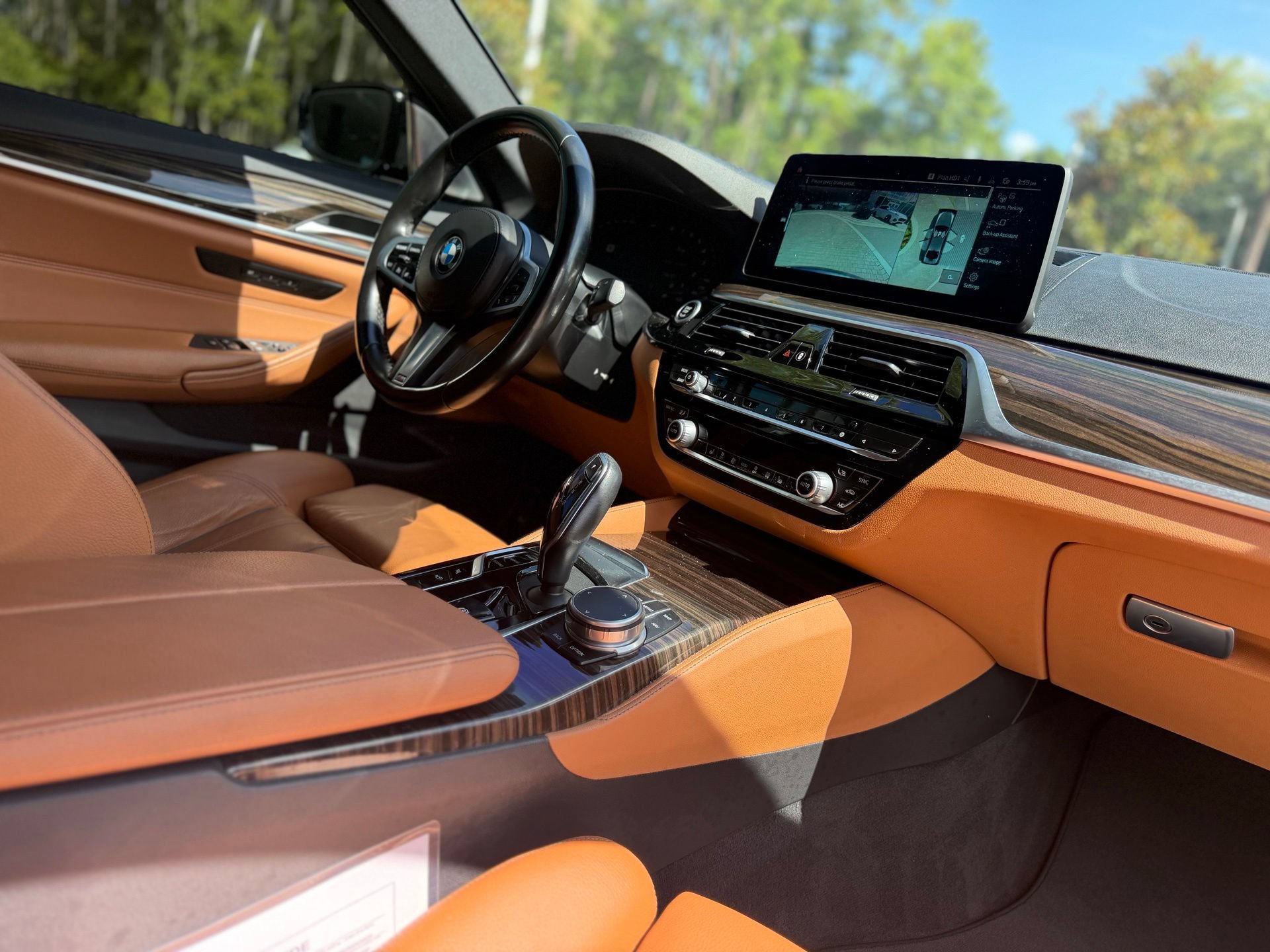 Used 2021 BMW 540i w/ M Sport Package RWD image 3