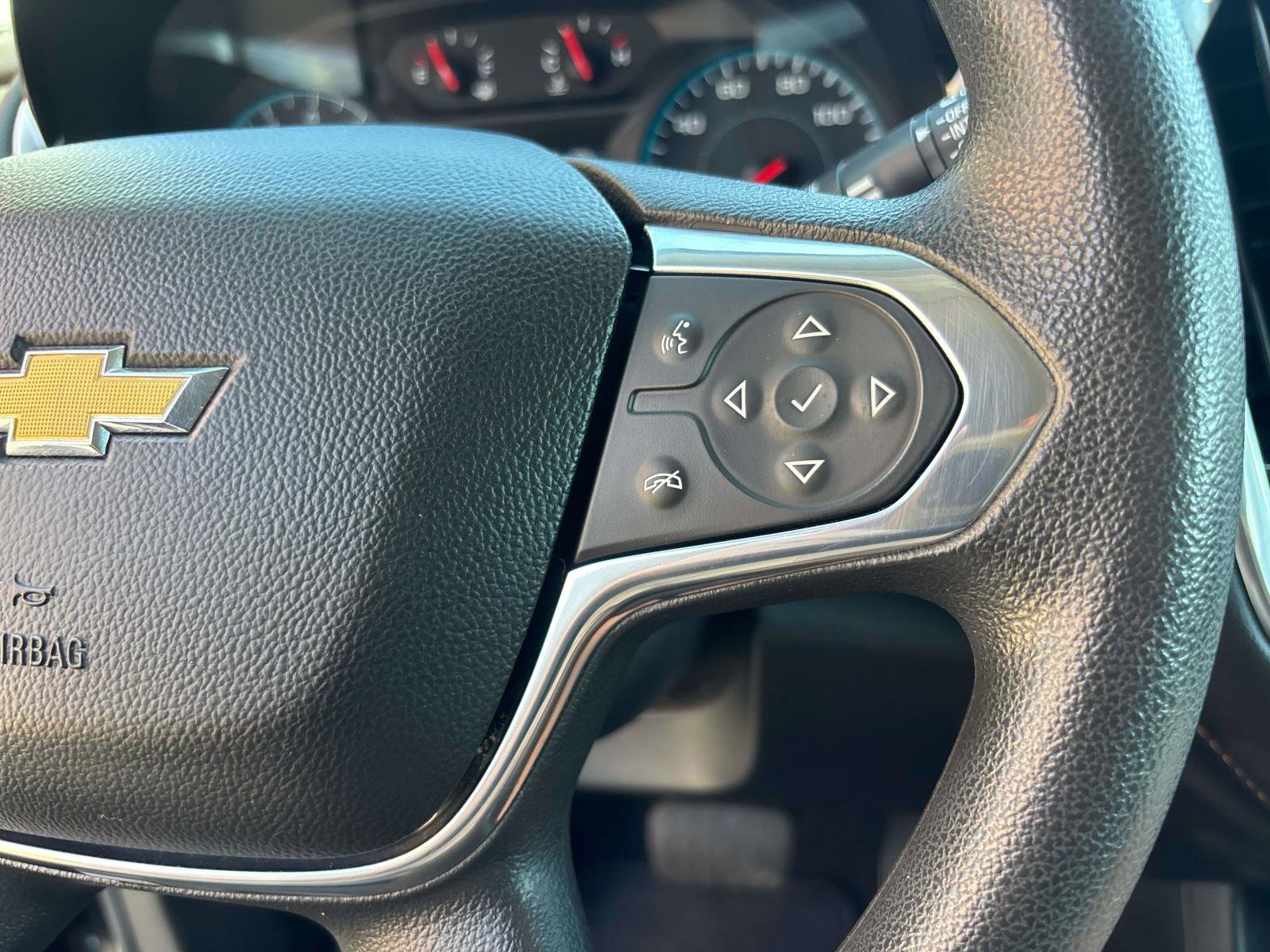 Used 2018 Chevrolet Traverse LS AWD/4WD image 18