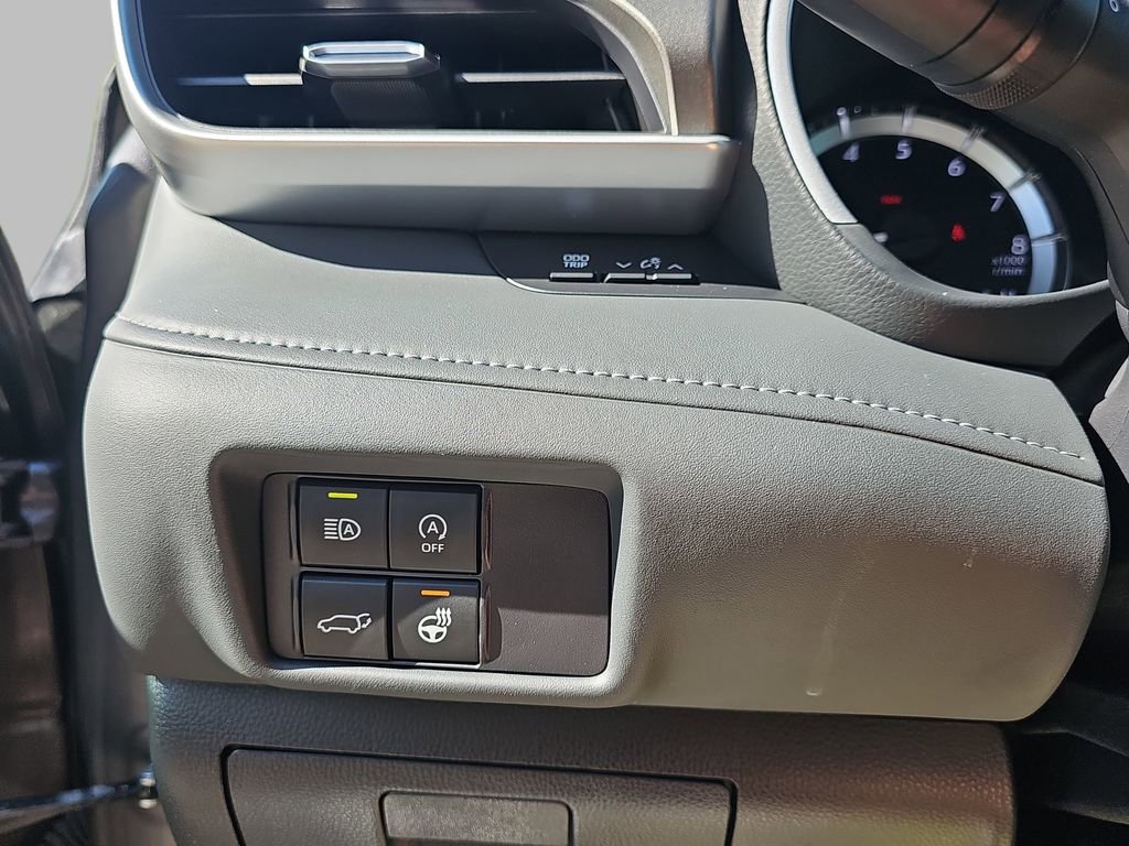 Used 2024 Toyota Highlander Limited AWD/4WD image 31