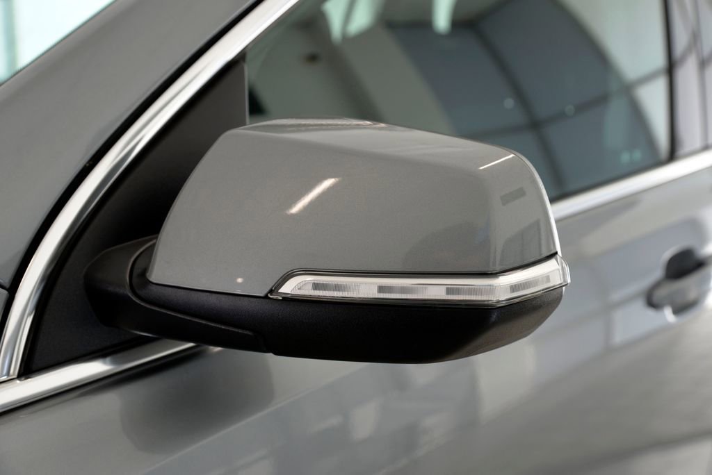 Used 2023 GMC Acadia SLE w/ Driver Convenience Package image 12