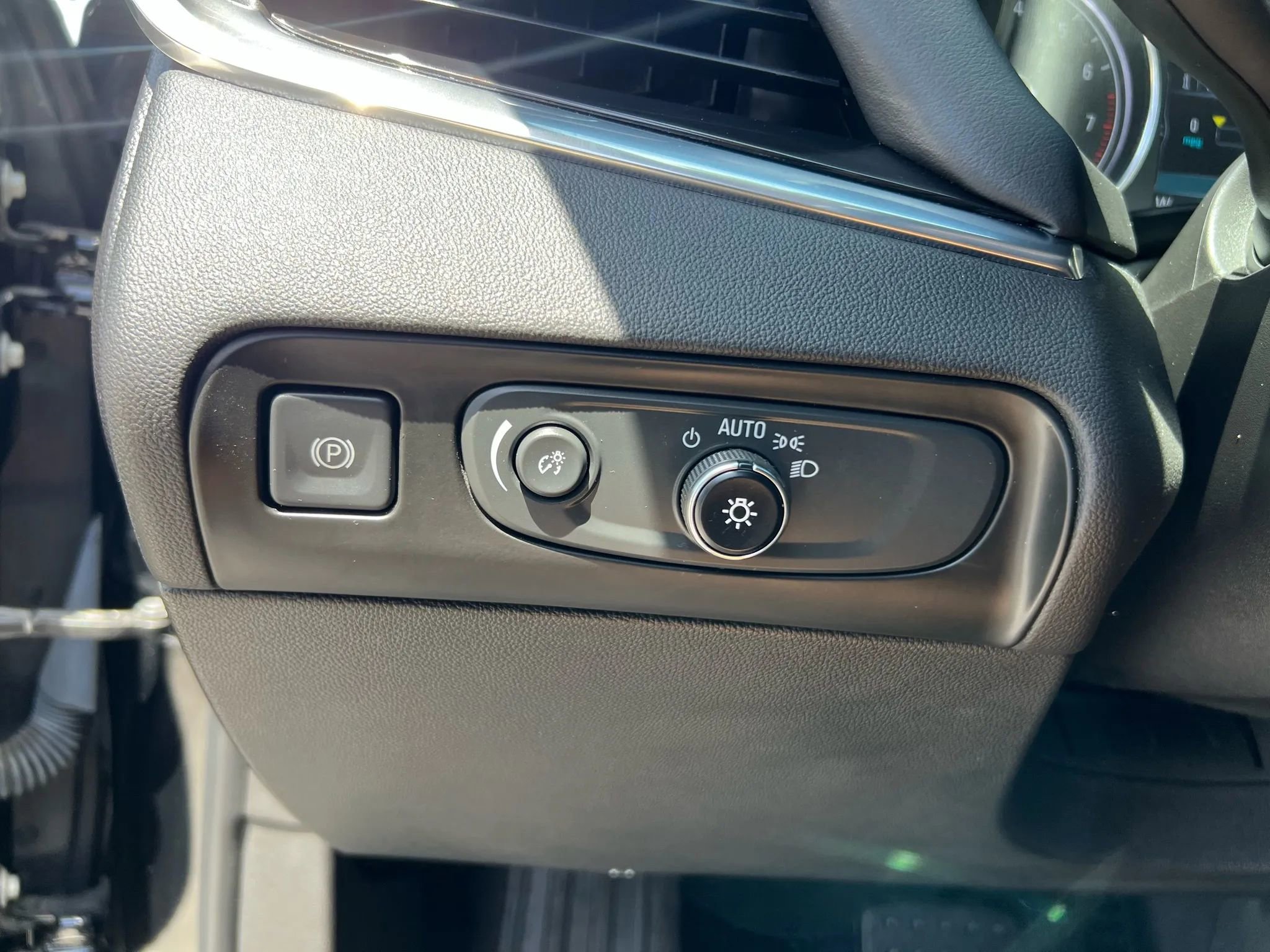 Used 2019 Buick Enclave Essence w/ Trailering Package, 5000 lbs. image 24