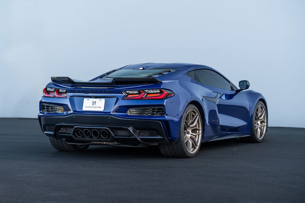 Used 2025 Chevrolet Corvette Z06 w/ Battery Protection Package image 13