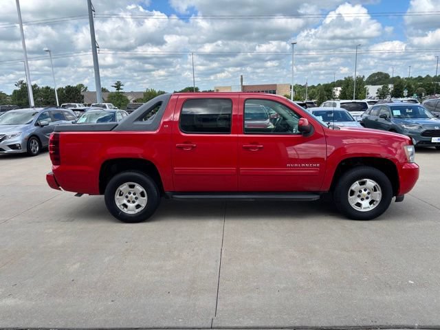Used 2010 Chevrolet Avalanche LT w/ Luxury Package AWD/4WD image 4