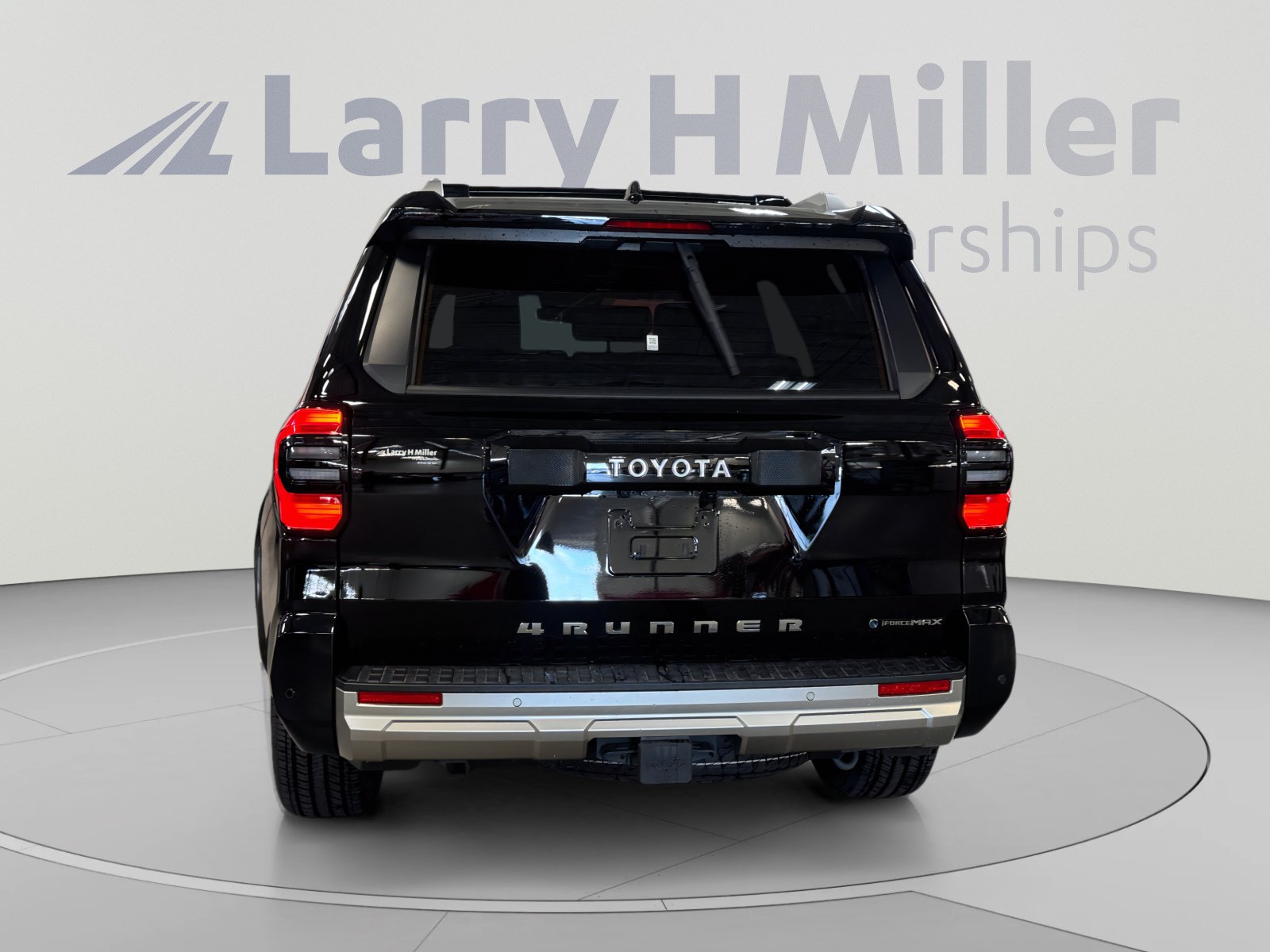 Certified 2026 Toyota 4Runner Limited w/ Tow Technology Package AWD/4WD image 4