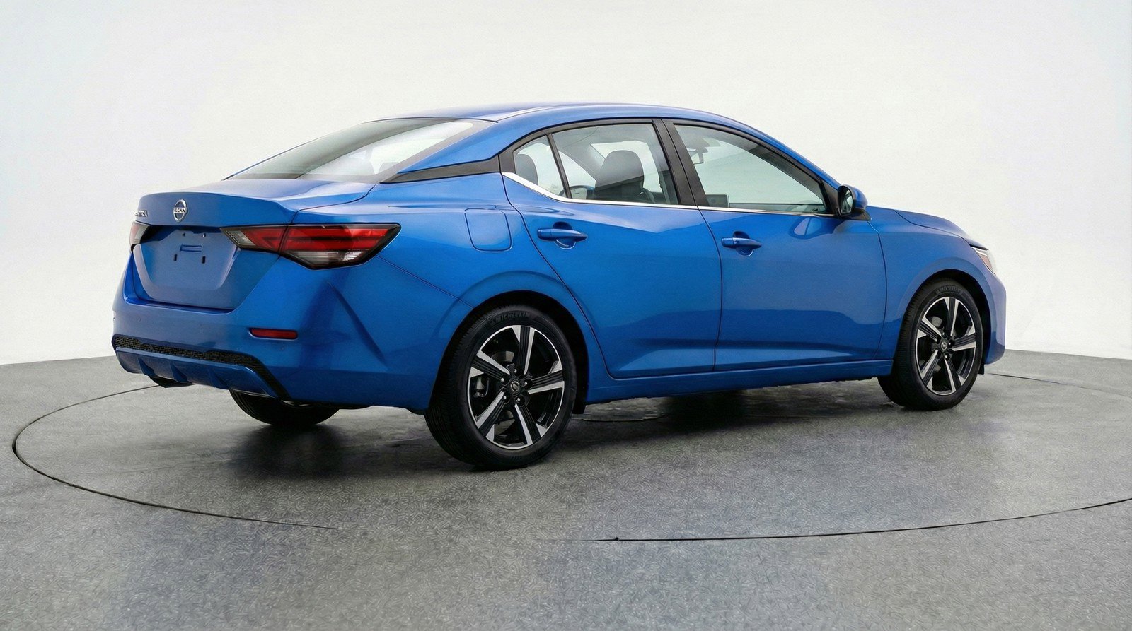 Used 2025 Nissan Sentra SV FWD image 9