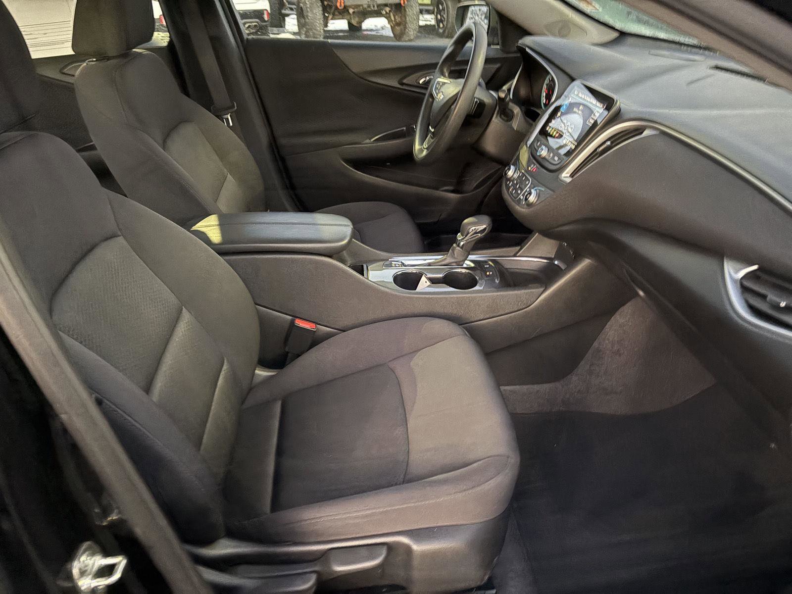 Used 2024 Chevrolet Malibu LT image 16