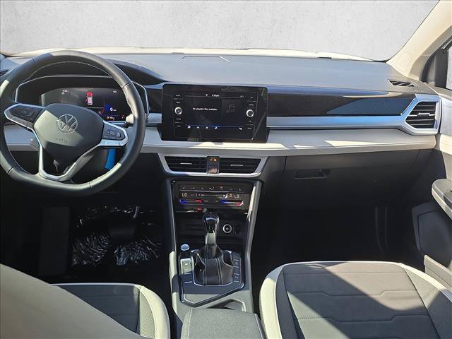 New 2026 Volkswagen Taos SE FWD image 17