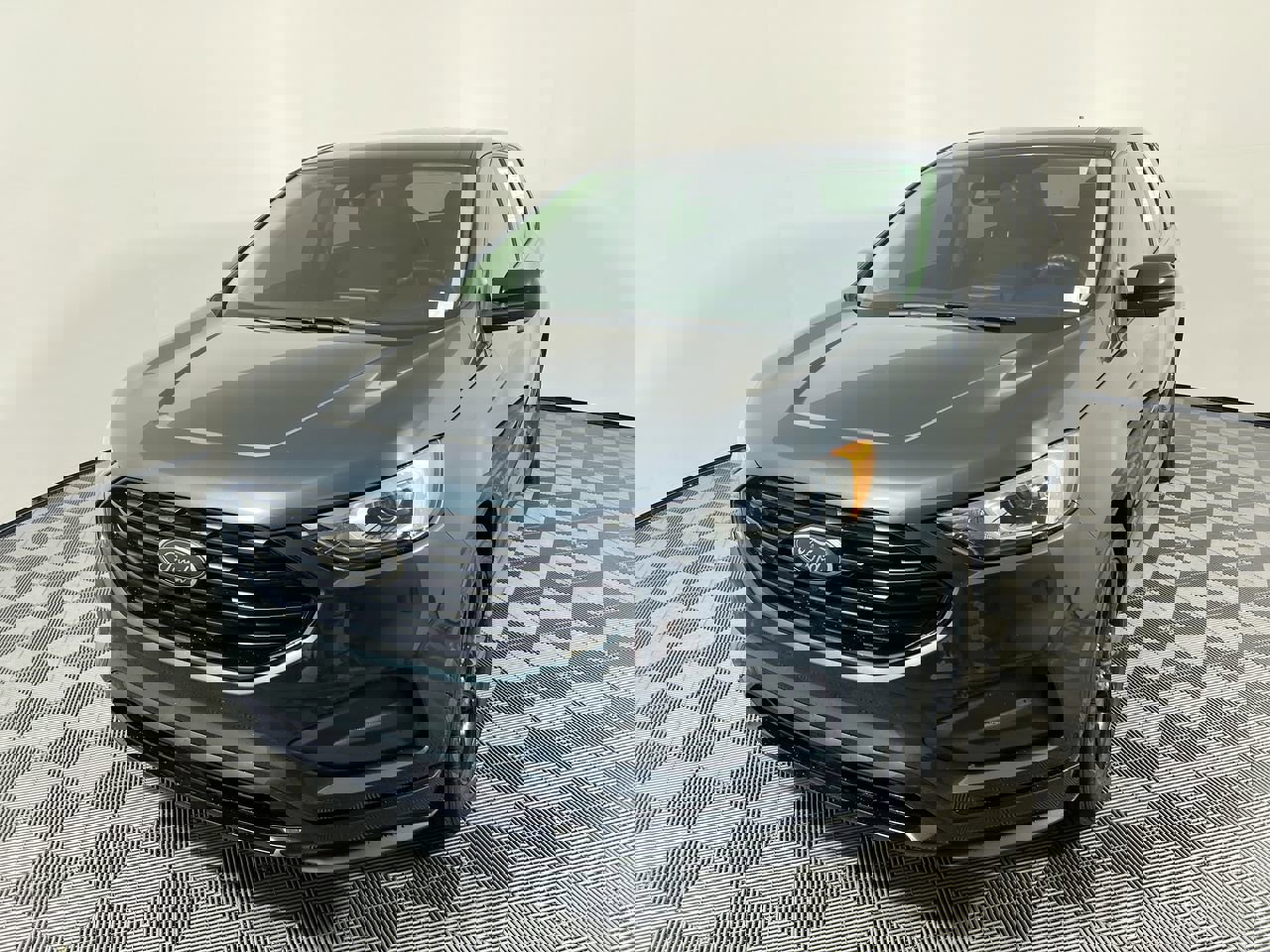 Used 2022 Ford Edge SE w/ Black Appearance Package image 8