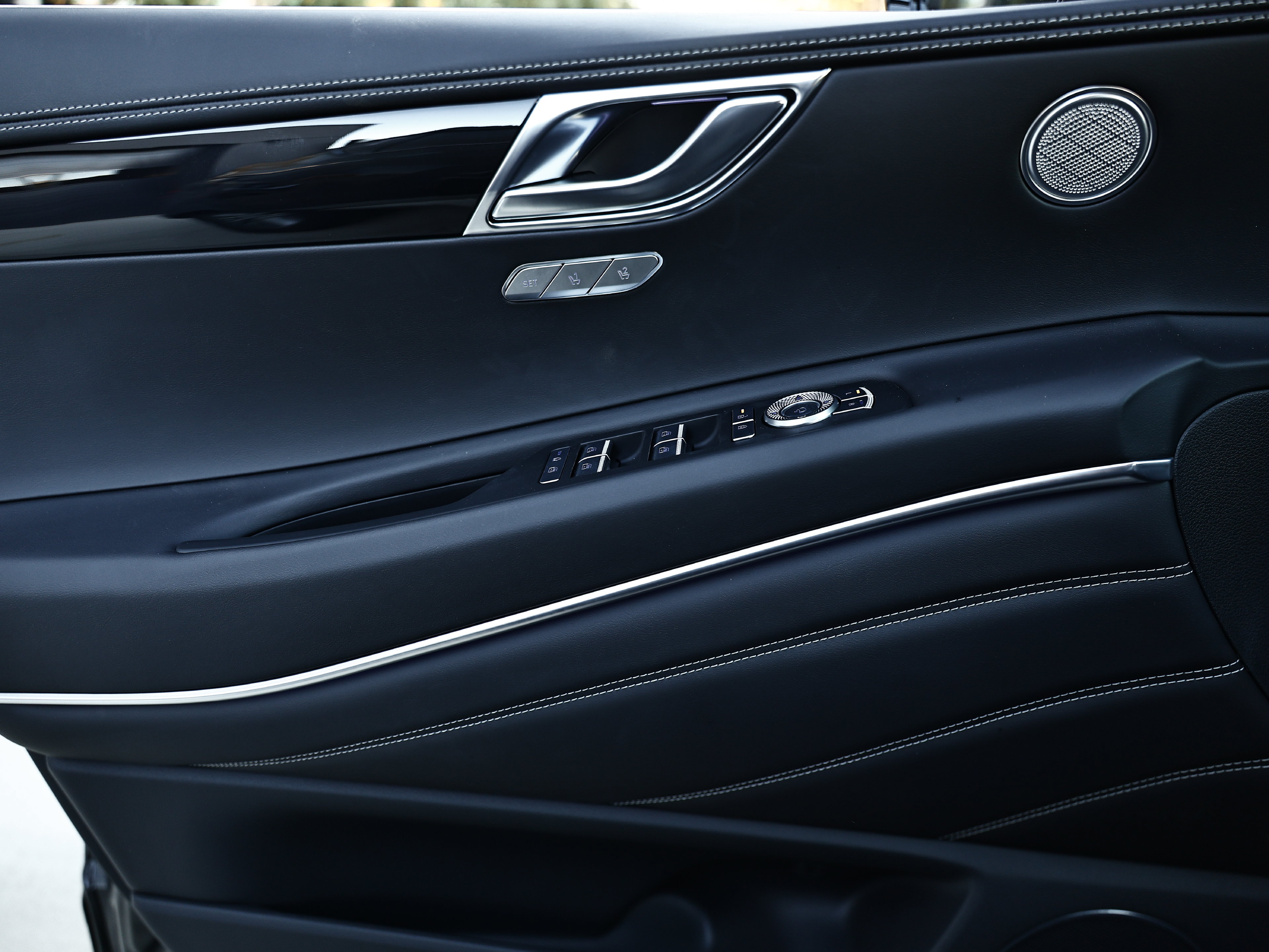New 2027 Genesis GV80 2.5T AWD/4WD image 13