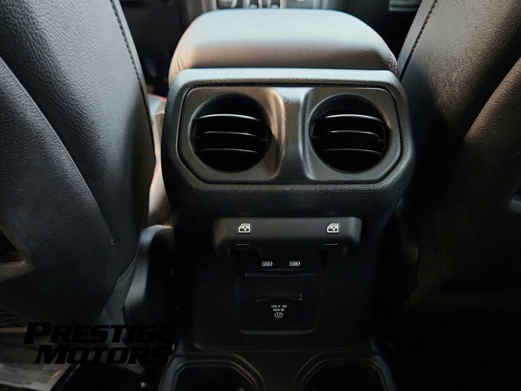 Used 2022 Jeep Gladiator Rubicon w/ LED Lighting Group AWD/4WD image 17