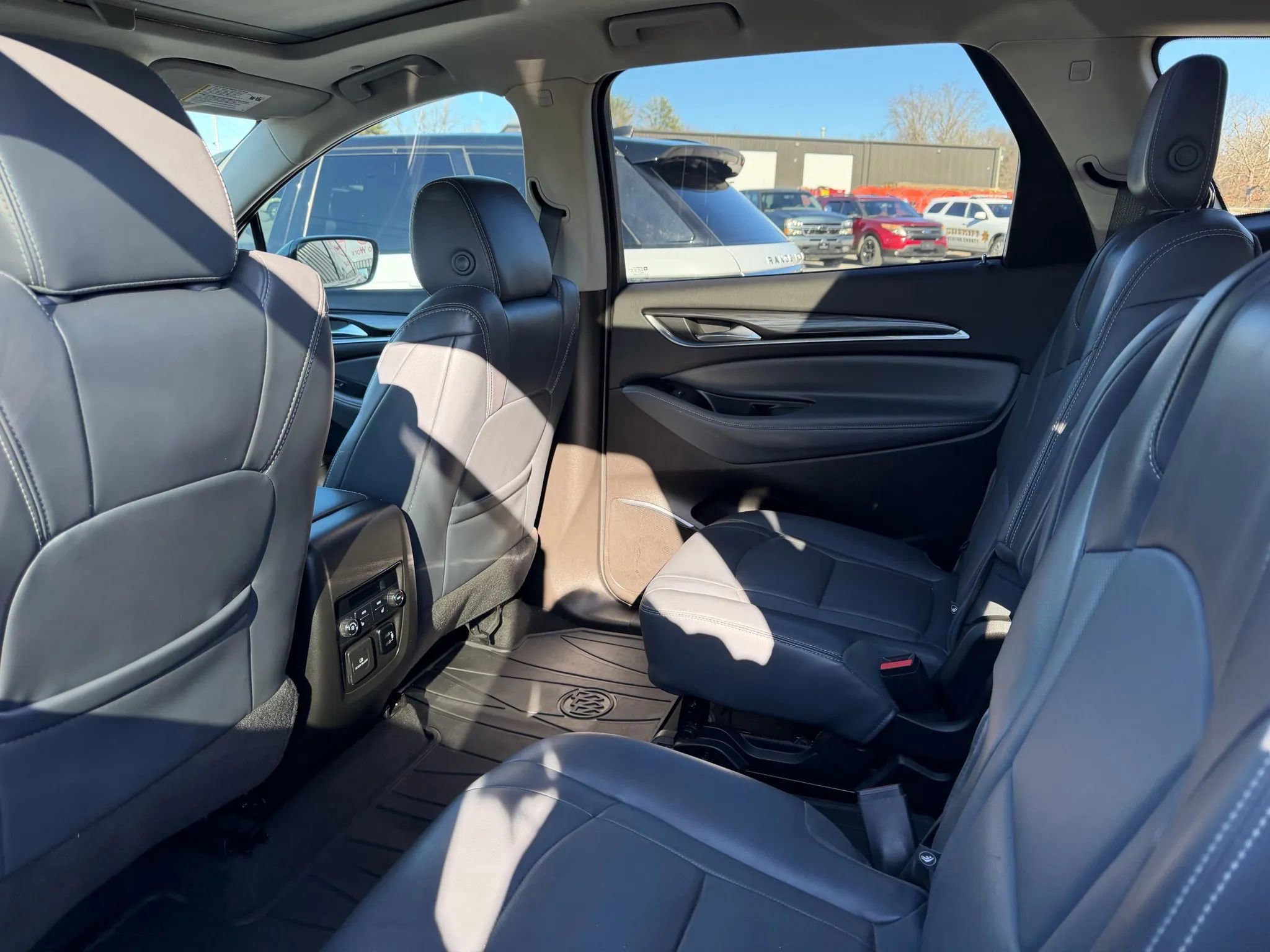 Used 2018 Buick Enclave Premium w/ Experience Buick Package image 19
