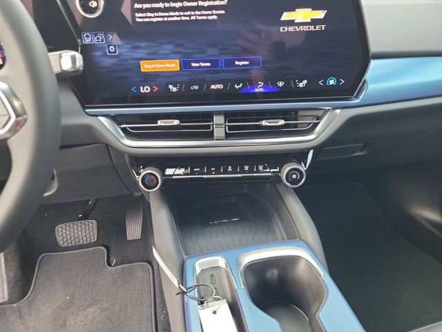 New 2026 Chevrolet Equinox EV LT image 17