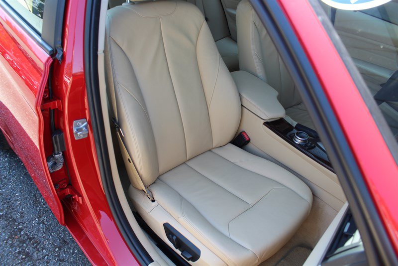 Used 2014 BMW 335i xDrive Sedan AWD/4WD image 28