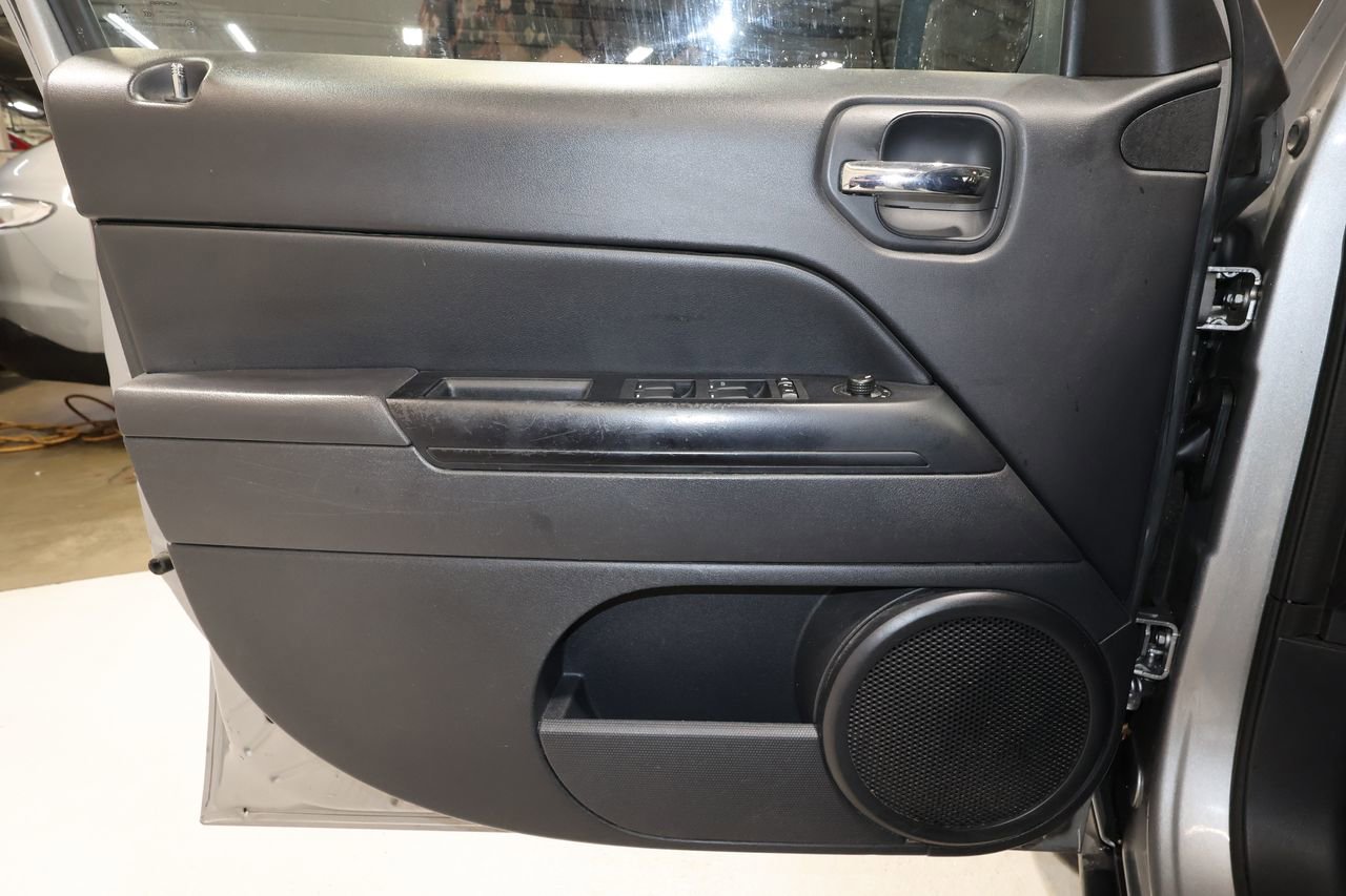 Used 2016 Jeep Patriot Sport w/ Power Value Group image 12