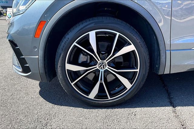 Used 2022 Volkswagen Tiguan SEL R-Line AWD/4WD image 8