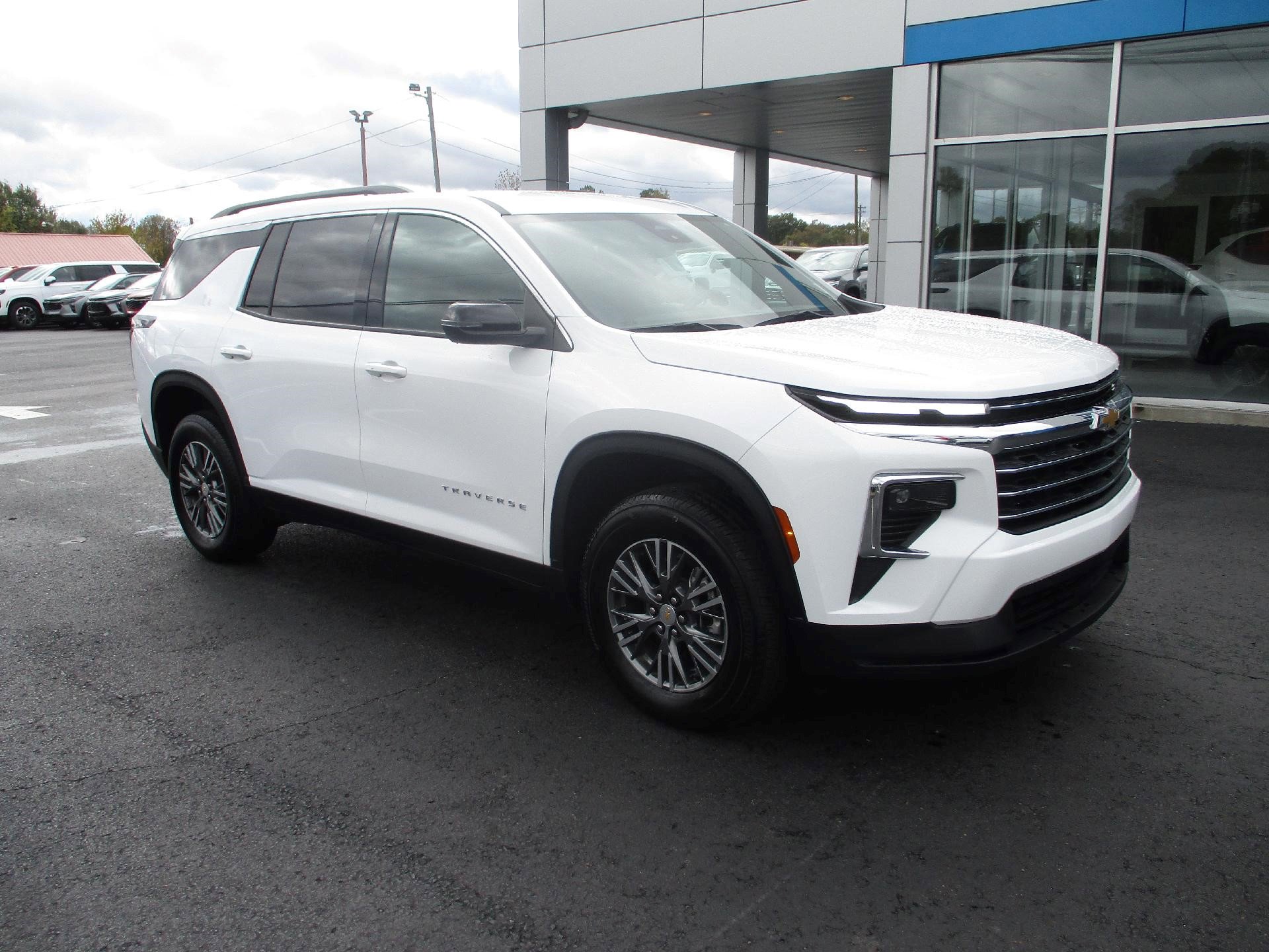 Certified 2025 Chevrolet Traverse LT image 11