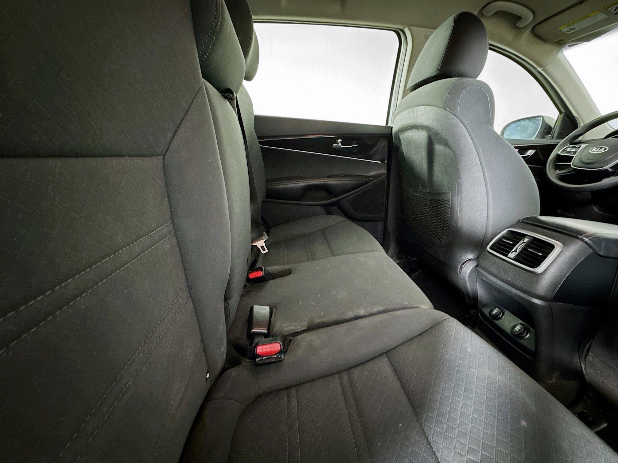 Used 2020 Kia Sorento LX image 36