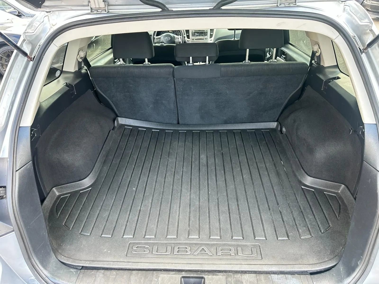 Used 2013 Subaru Outback 2.5i Premium w/ All-Weather Pkg image 11