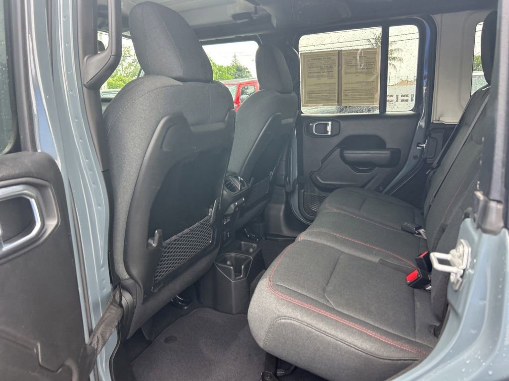 Used 2025 Jeep Wrangler Unlimited Rubicon AWD/4WD image 31