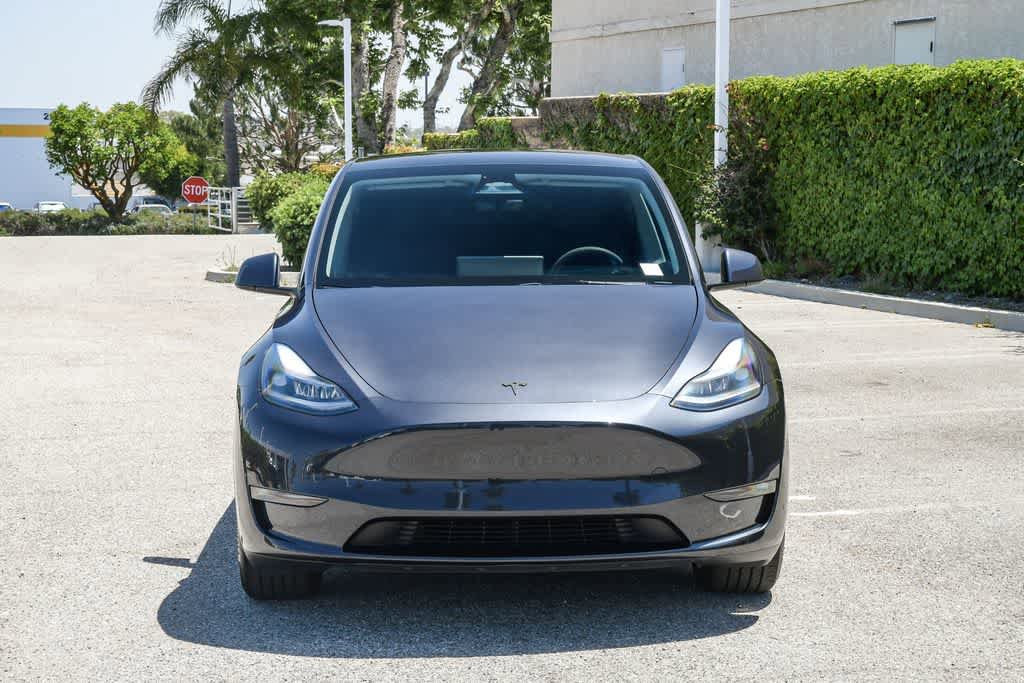 Used 2024 Tesla Model Y 2WD video 2