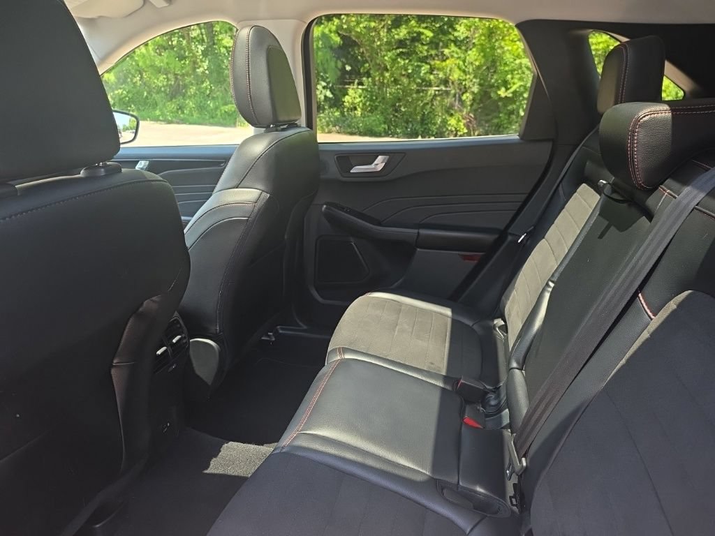 Certified 2022 Ford Escape SEL w/ SEL Stealth AWD Package image 11