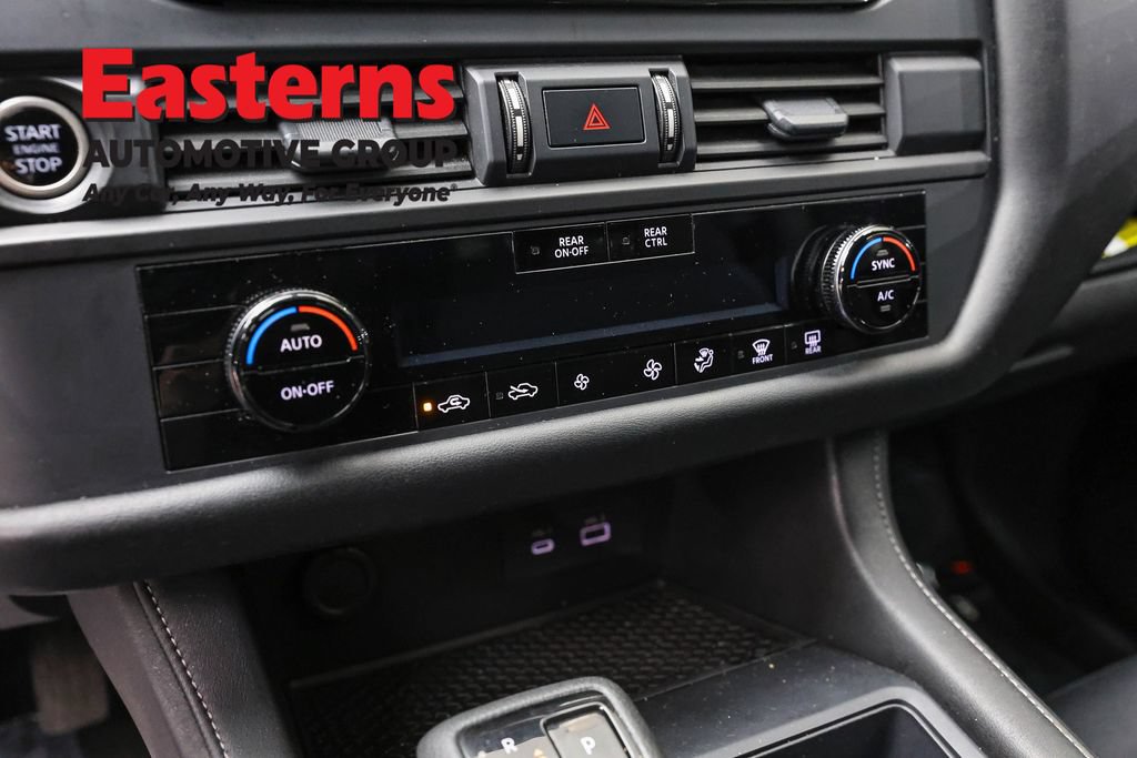 Used 2024 Nissan Pathfinder S AWD/4WD image 20