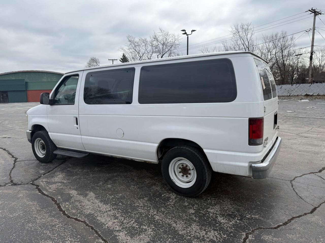 Used 2010 Ford E-150 and Econoline 150 Wagon image 11