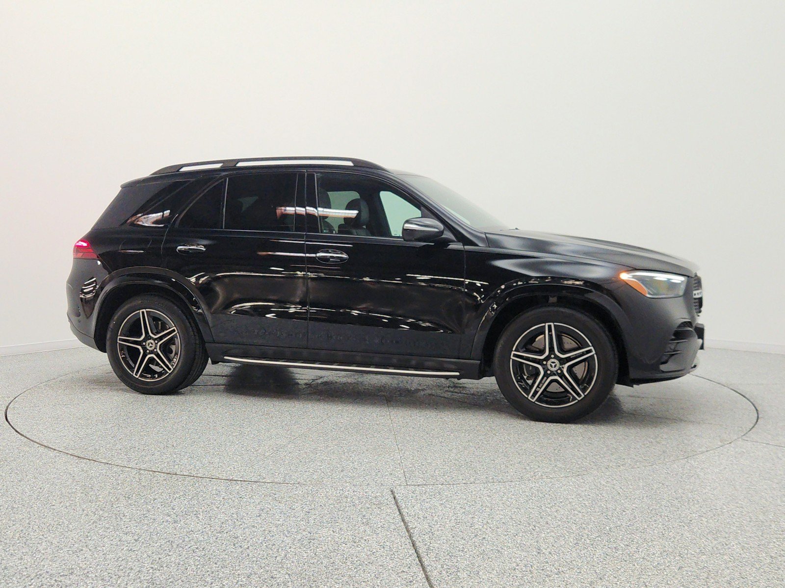 Used 2025 Mercedes-Benz GLE 350 4MATIC image 4