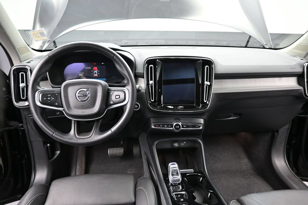 Used 2024 Volvo XC40 B5 Ultimate w/ Protection Package Premier AWD/4WD image 16