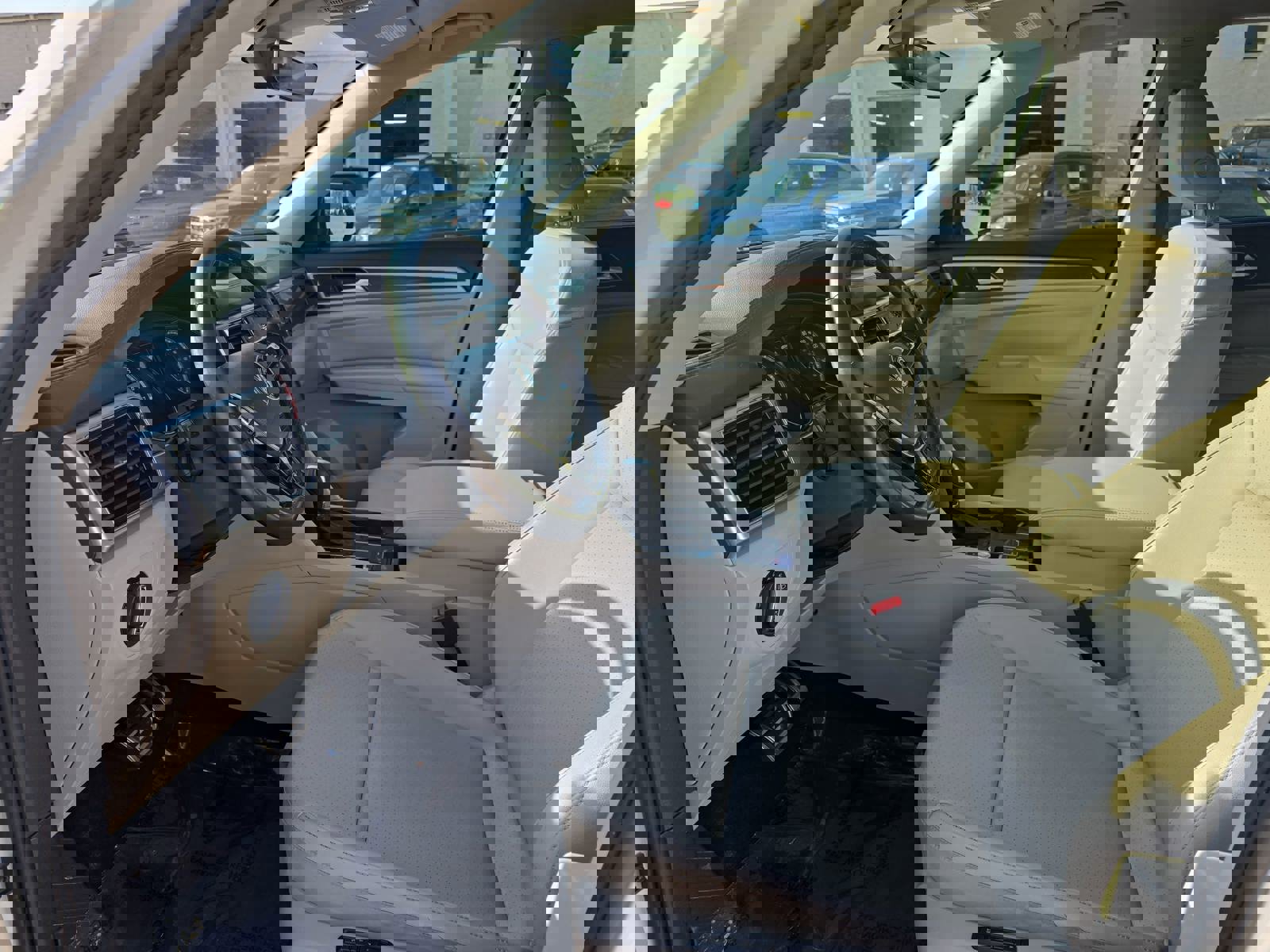 Used 2018 Volkswagen Atlas SEL w/ R-Line Package image 16