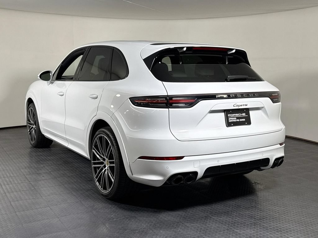 Certified 2023 Porsche Cayenne Platinum Edition AWD/4WD image 3